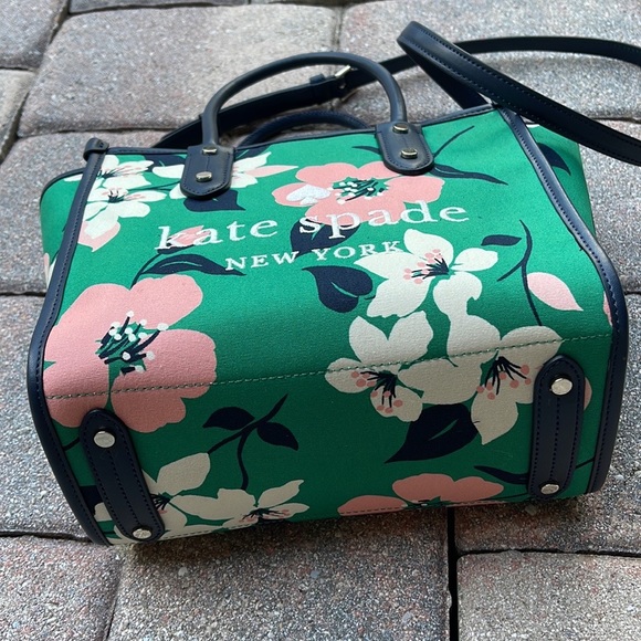 Kate Spade Lily Blooms Small Tote Crossbody Green Multi K7302 - Picture 3 of 16